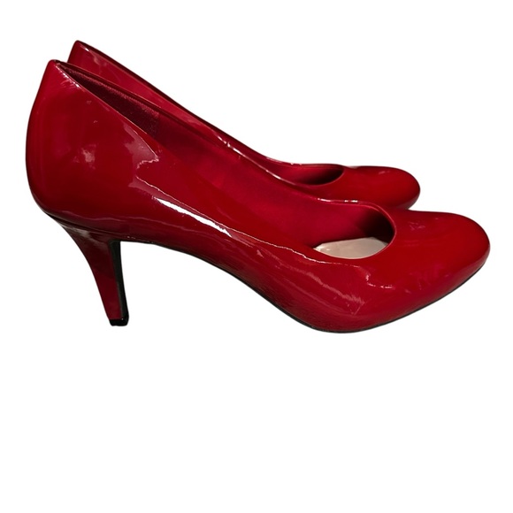 Women’s Comfort Plus by Predictions Red Heel Patten Leather Round Toe Sz 8.5W - Picture 3 of 11